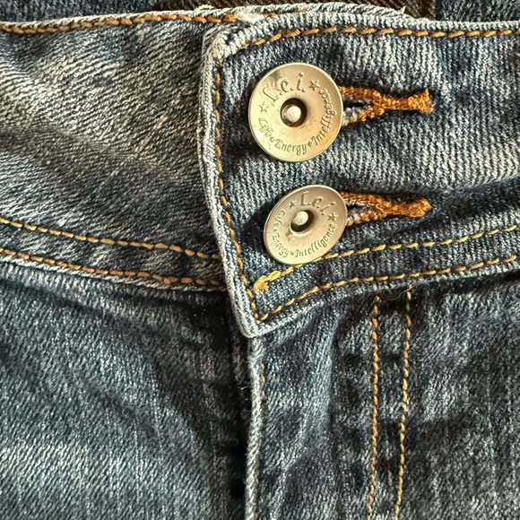 LEI Juniors Jean Shorts, Y2K, Size 7 - Picture 3 of 6